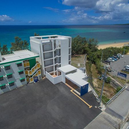 Hotel & Restaurant On The Beach Lue Motobu Exterior foto