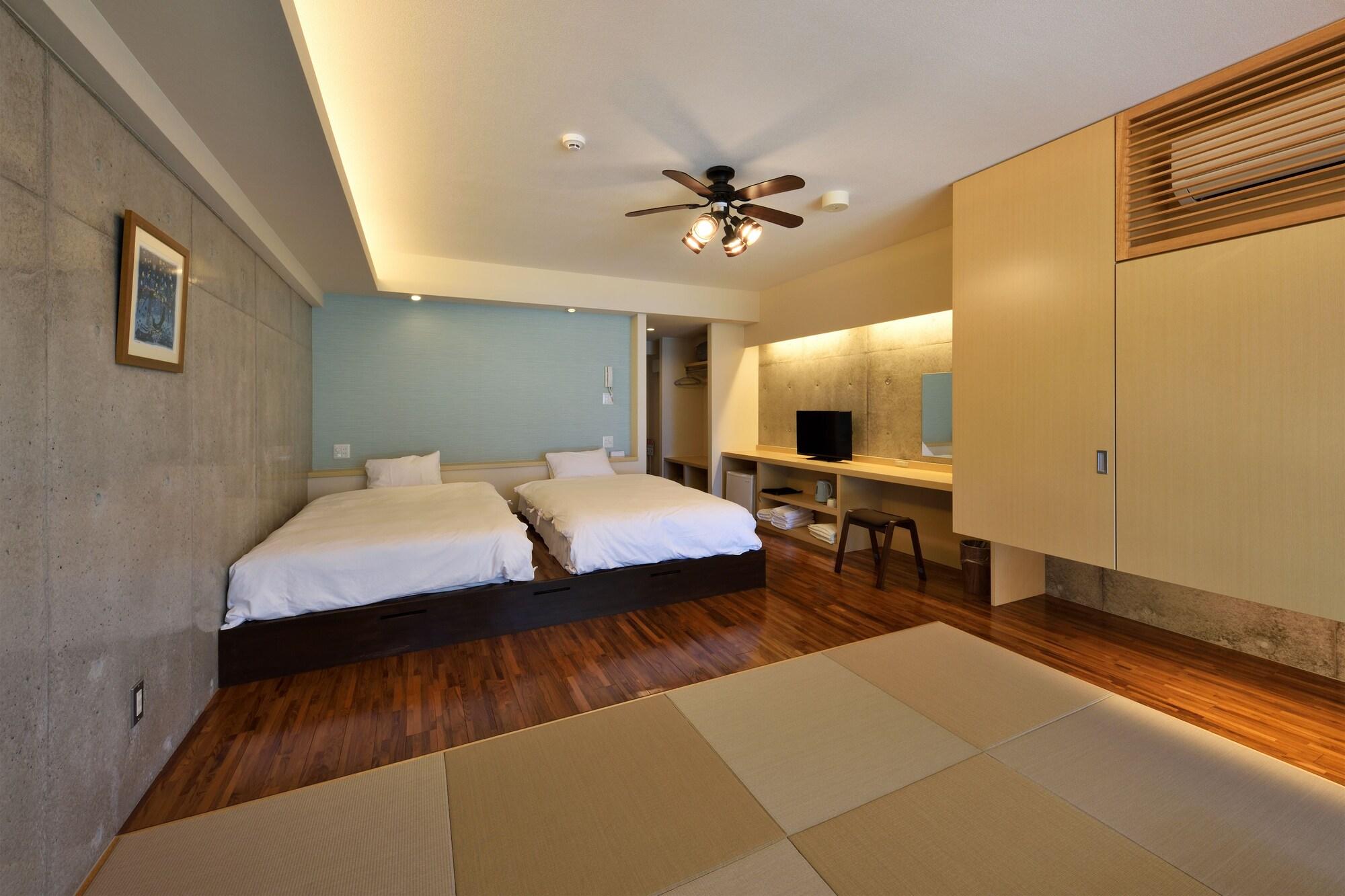 Hotel & Restaurant On The Beach Lue Motobu Exterior foto