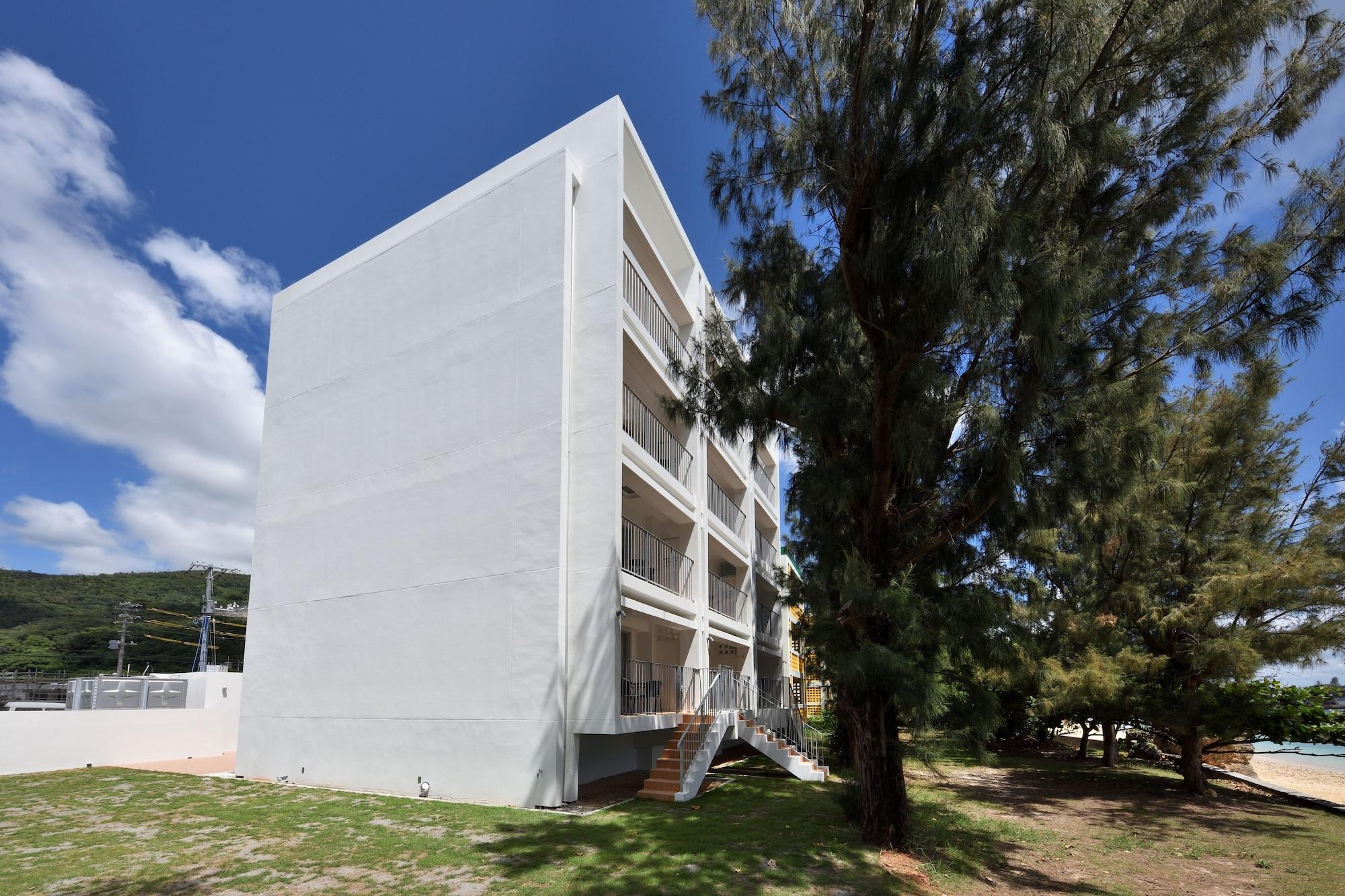 Hotel & Restaurant On The Beach Lue Motobu Exterior foto