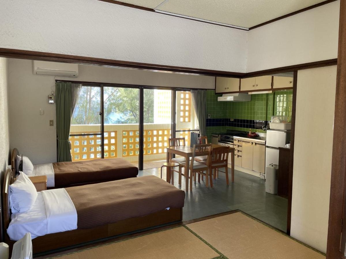 Hotel & Restaurant On The Beach Lue Motobu Exterior foto