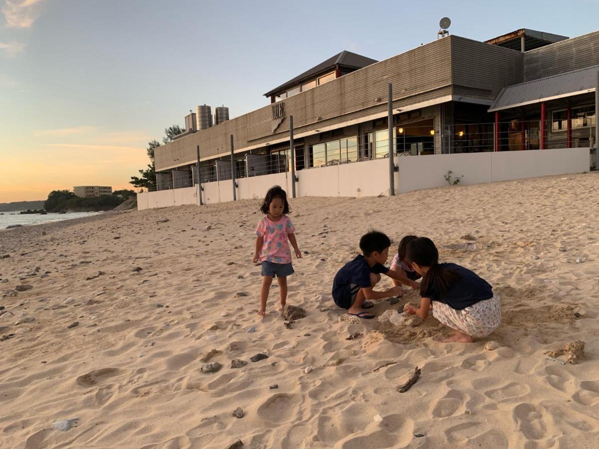 Hotel & Restaurant On The Beach Lue Motobu Exterior foto