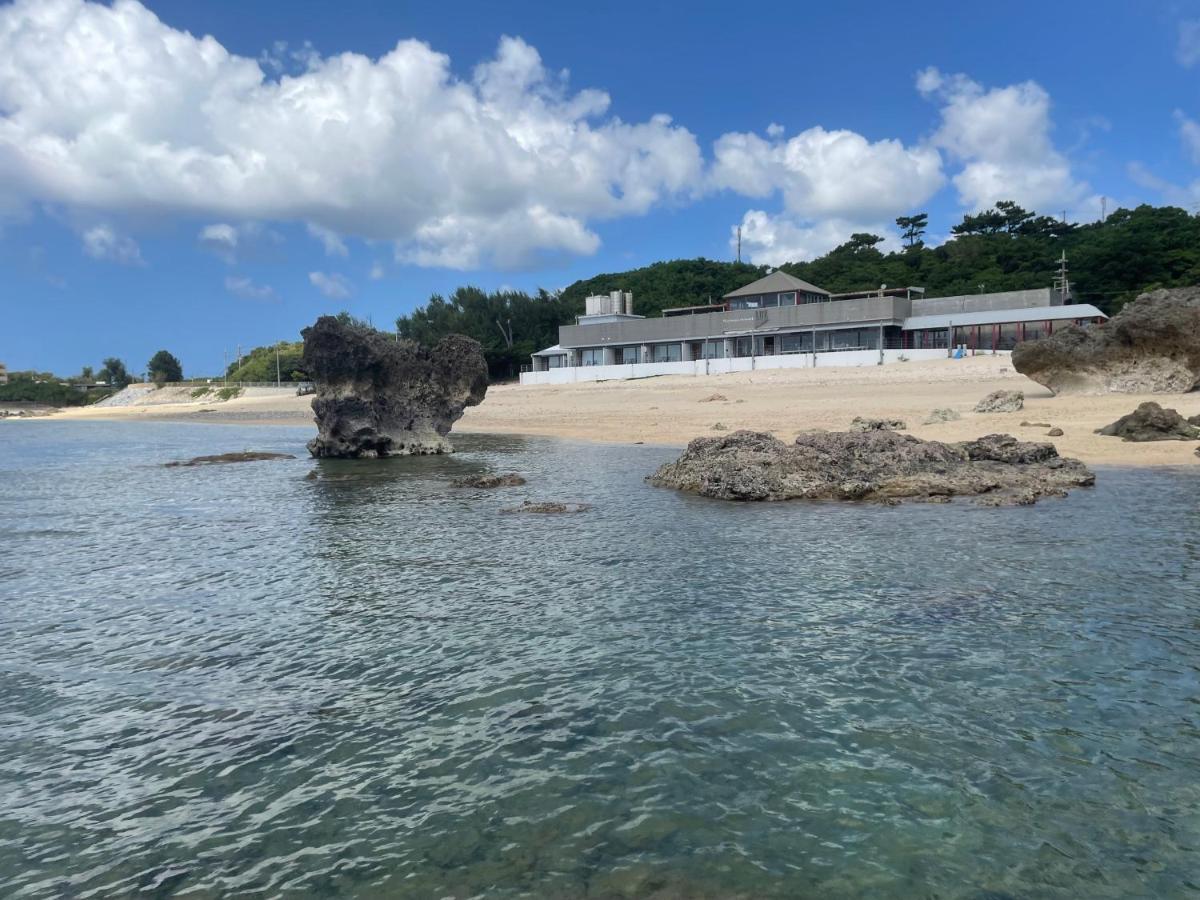 Hotel & Restaurant On The Beach Lue Motobu Exterior foto
