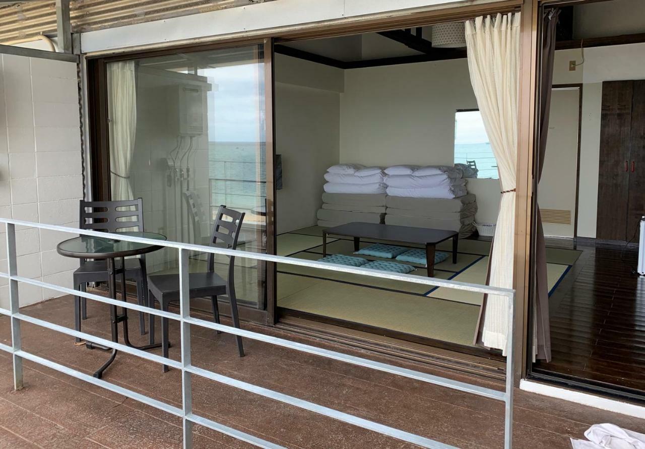 Hotel & Restaurant On The Beach Lue Motobu Exterior foto