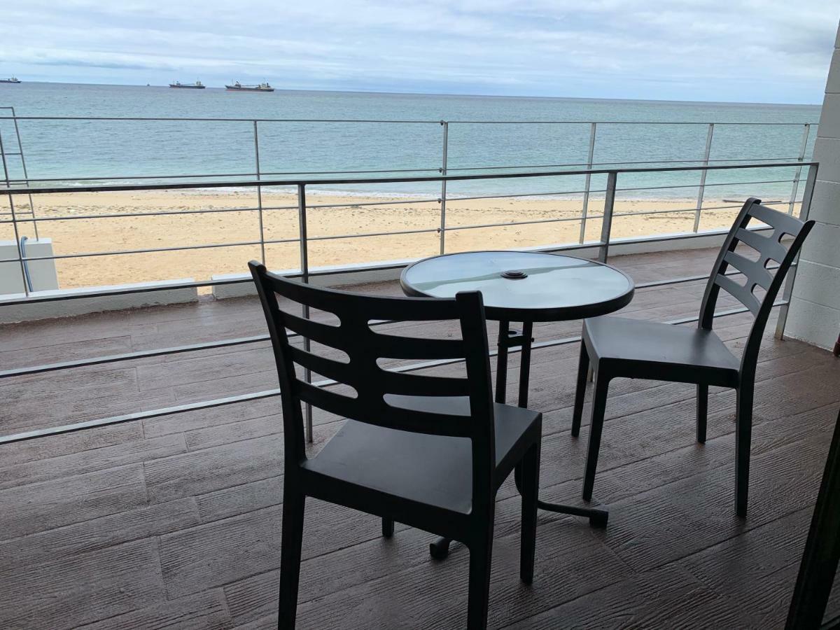 Hotel & Restaurant On The Beach Lue Motobu Exterior foto